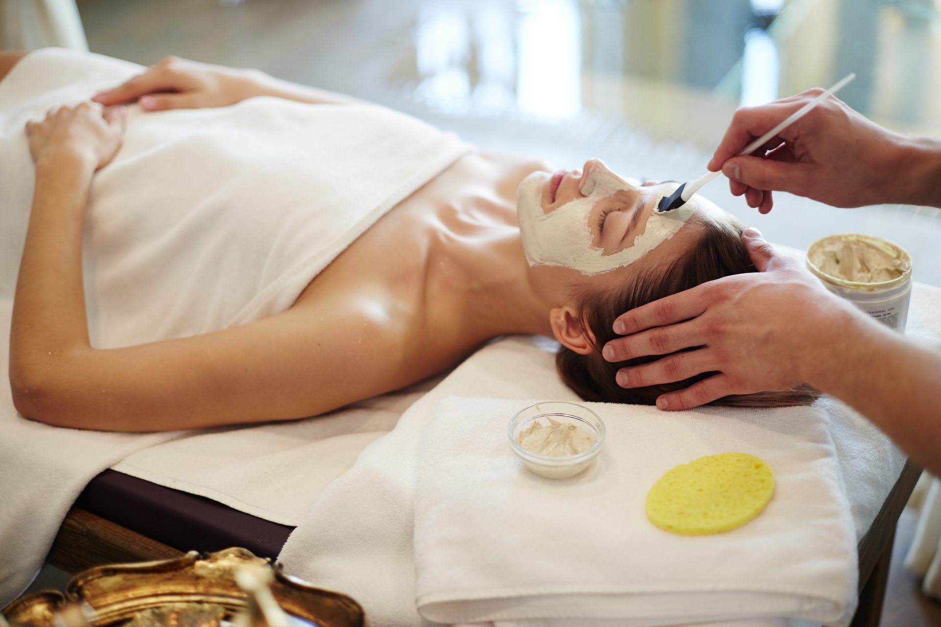 skincare-procedures-in-spa-BGZWLXK-1.jpg